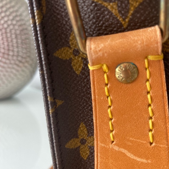 🔥🔥Authentic LV Monogram Cartouchiere GM🔥 - Picture 4 of 16